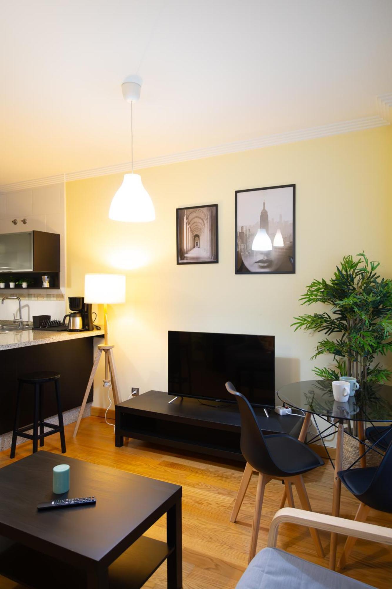 Apartment Con Garaje, Centrico Y Luminoso